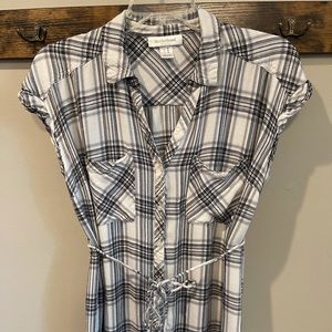 Motherhood Maternity Medium Plaid Button Down